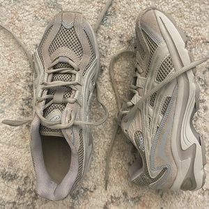 Asics Gel-Preleus Sneakers 7.5 oyster grey